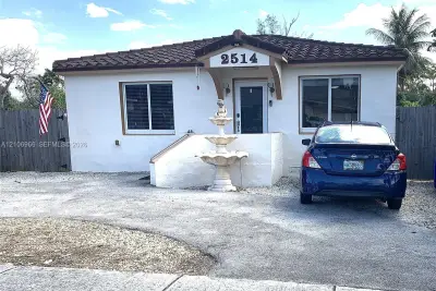 2514 Adams St, Hollywood: photo 1 of 2