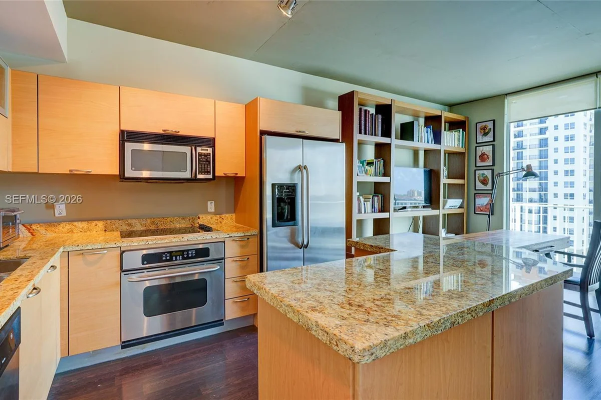 3180 SW 22nd Ter #1207, Miami: photo 1 of 11