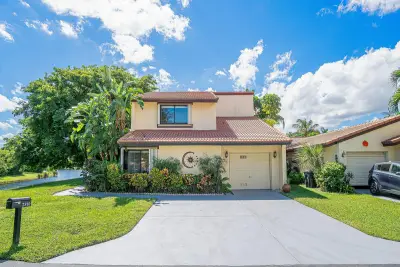 2810 Sand Pines Ct, Lake Worth: photo 1 of 48