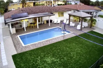 1070 NW 45th St, Deerfield Beach: photo 1 of 30