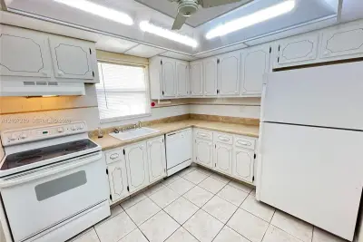 403 SW Natura Ave #F, Deerfield Beach: photo 1 of 17