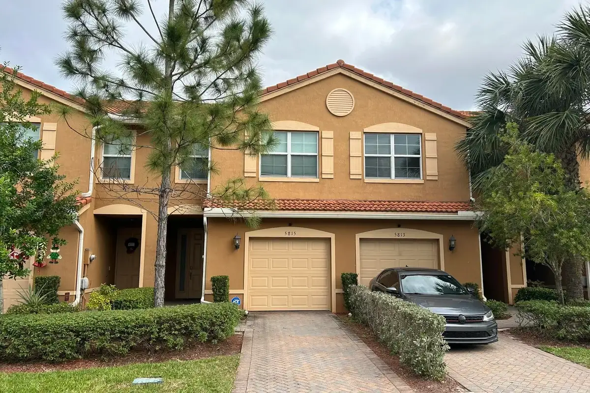 Townhouse in Lake Worth: photo 1 of 1
