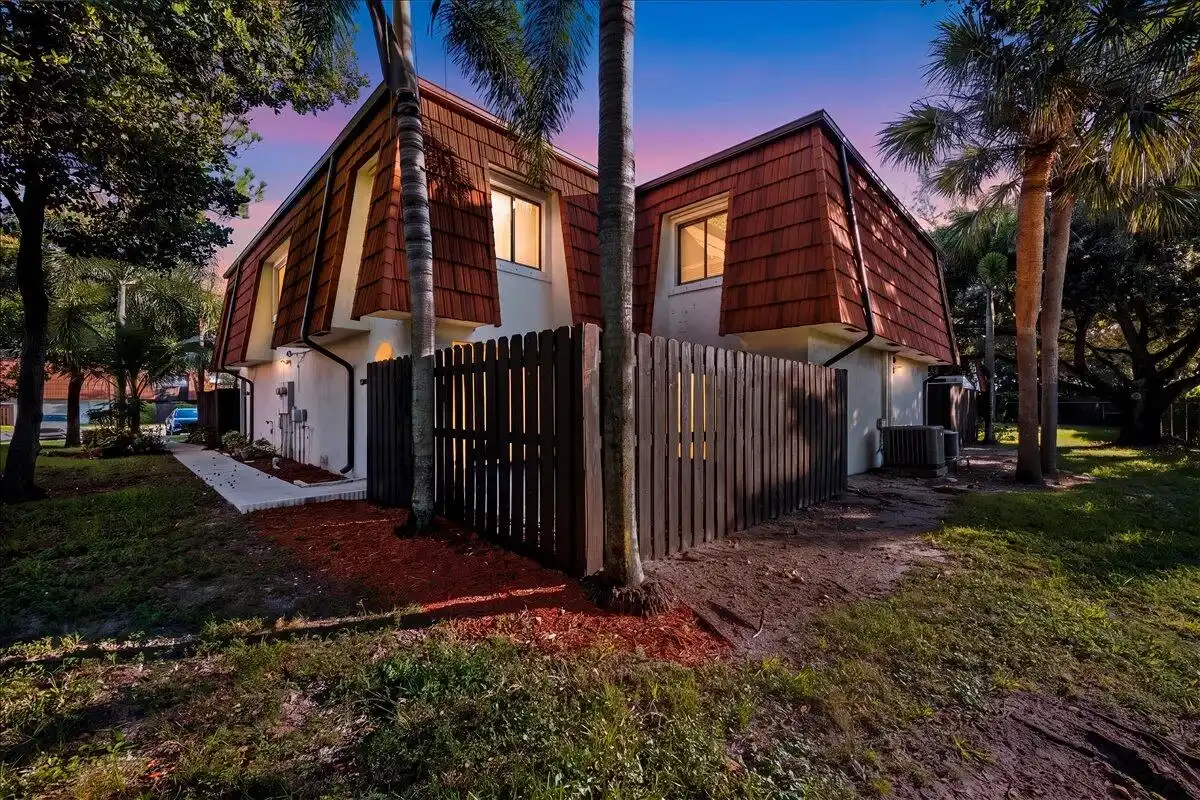 2216 White Pine Cir #D, West Palm Beach: photo 1 of 47