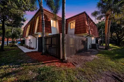 2216 White Pine Cir #D, West Palm Beach: photo 1 of 47