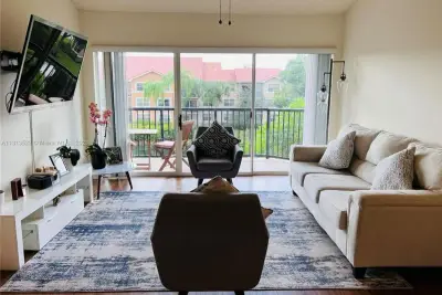 9055 Wiles Rd #304, Coral Springs: photo 1 of 10