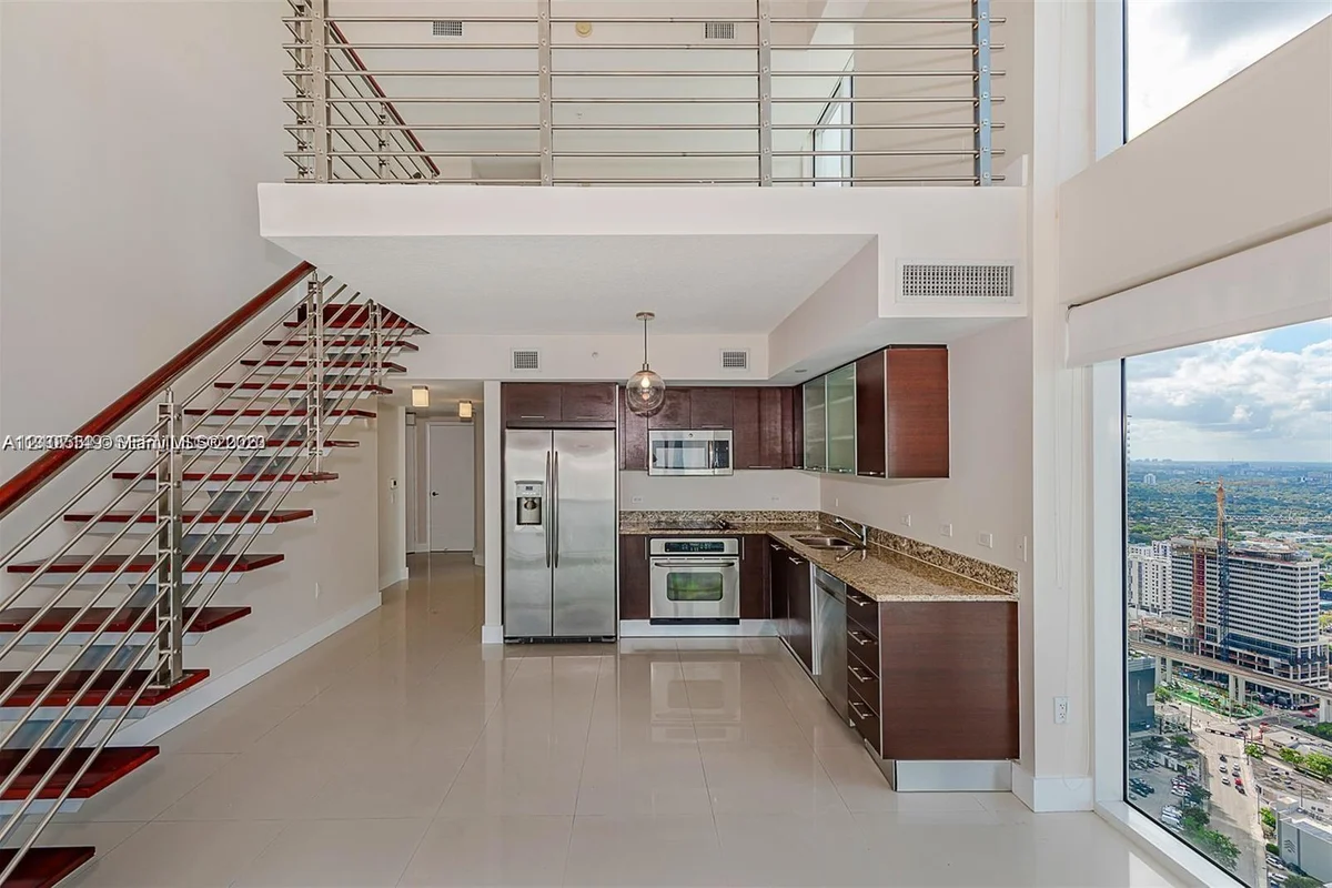 41 SE 5th St #2417, Miami: photo 1 of 33