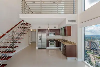 41 SE 5th St #2417, Miami: photo 1 of 33