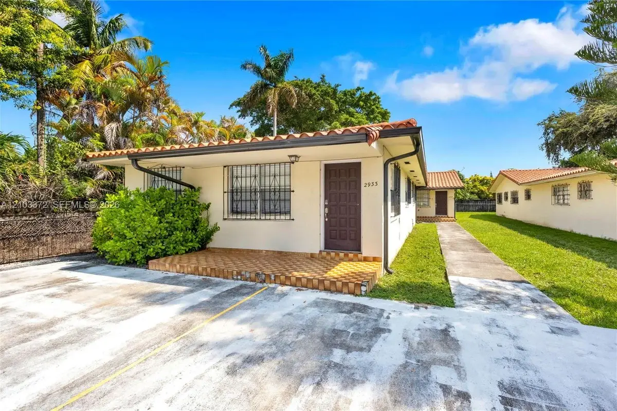 2935 SW 35th Ave, Miami: photo 1 of 60