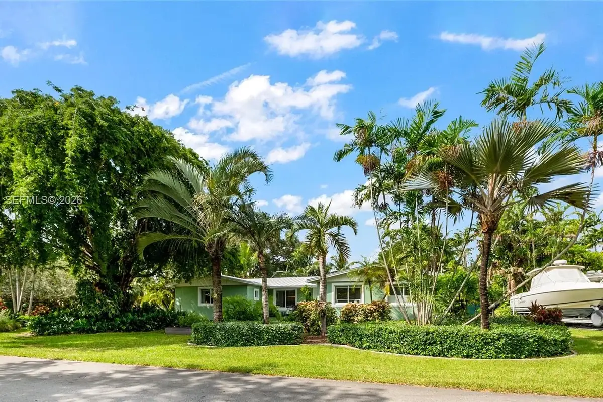 17550 SW 86th Ave, Palmetto Bay: photo 1 of 26