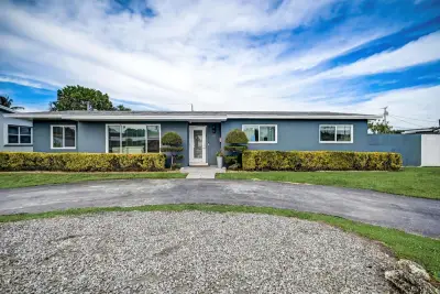 3325 Mckinley St, Hollywood: photo 1 of 31