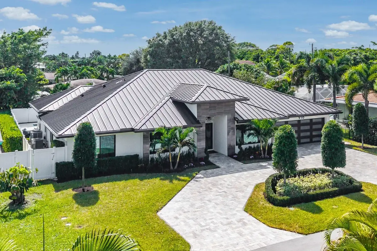 918 SW 28th Ave, Boynton Beach: photo 1 of 101