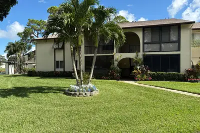 5883 La Paseos Dr #C2, Lake Worth: photo 1 of 10