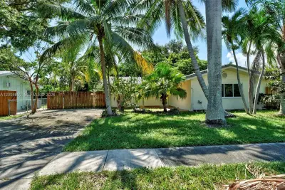 1176 SW 4th St, Boca Raton: photo 1 of 31