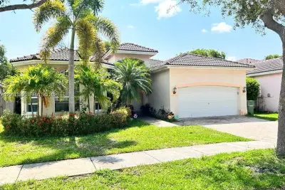 1721 SE 17th Ave, Homestead: photo 1 of 9