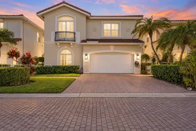 1516 Breakwater Ter, Hollywood: photo 1 of 80