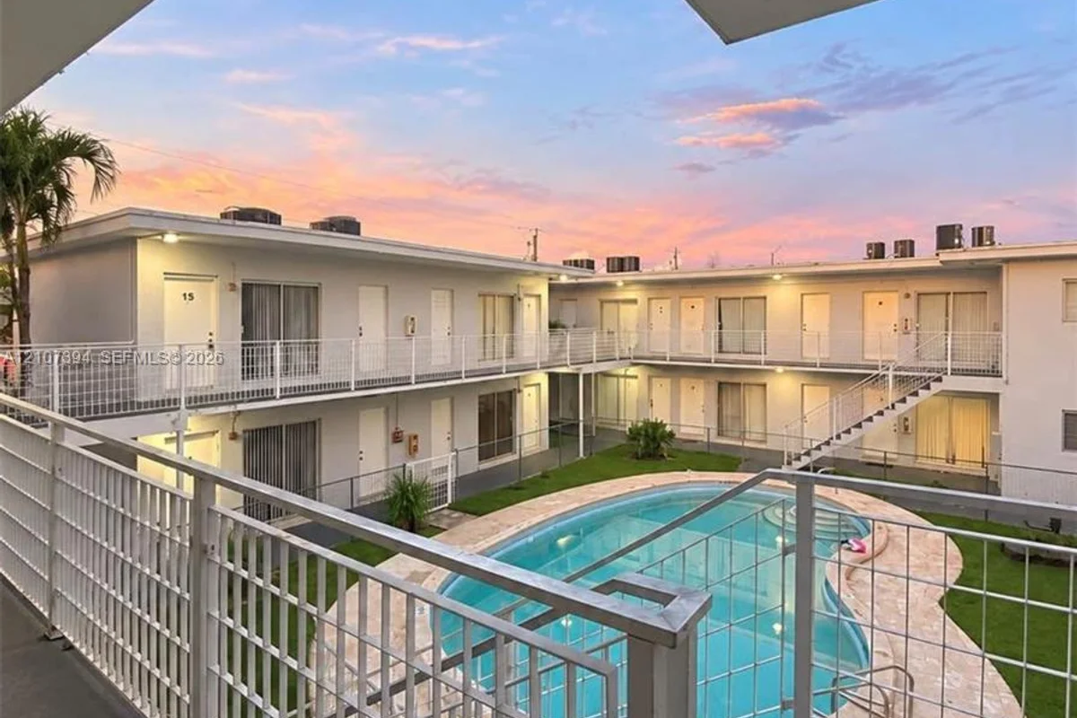 1951 NE 167th St #3, North Miami Beach: photo 1 of 4