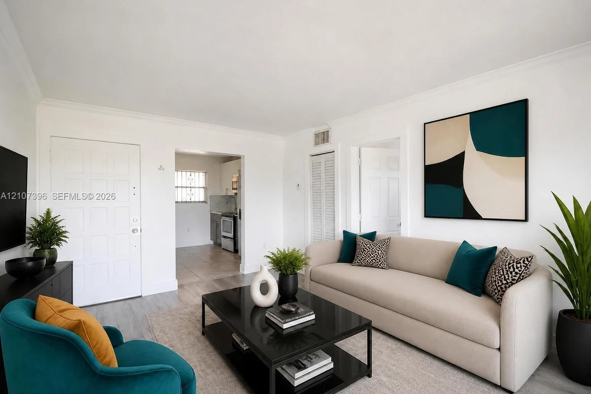 4758 W Flagler St #14, Miami: photo 1 of 13