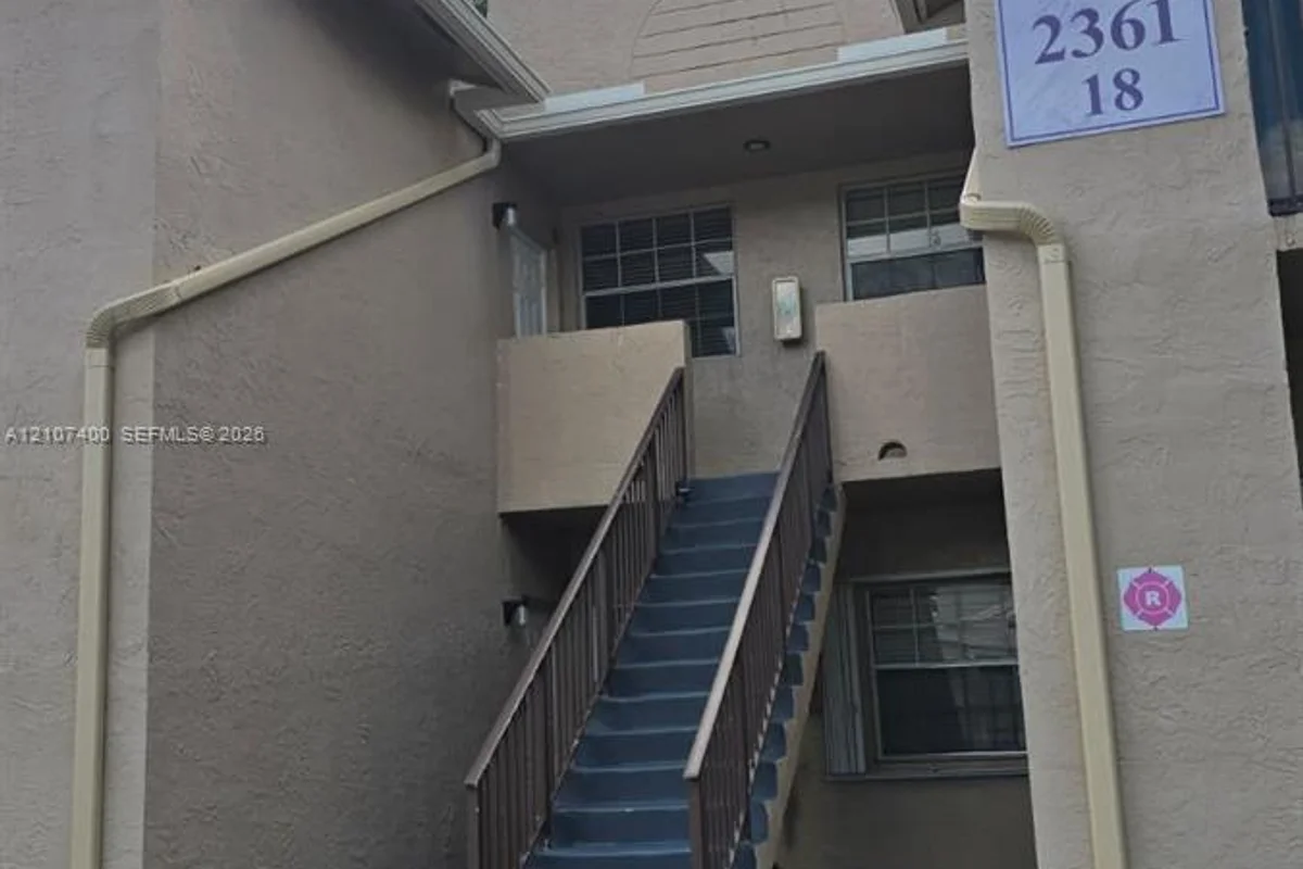 2361 NW 96th Ter #18H, Pembroke Pines: photo 1 of 20