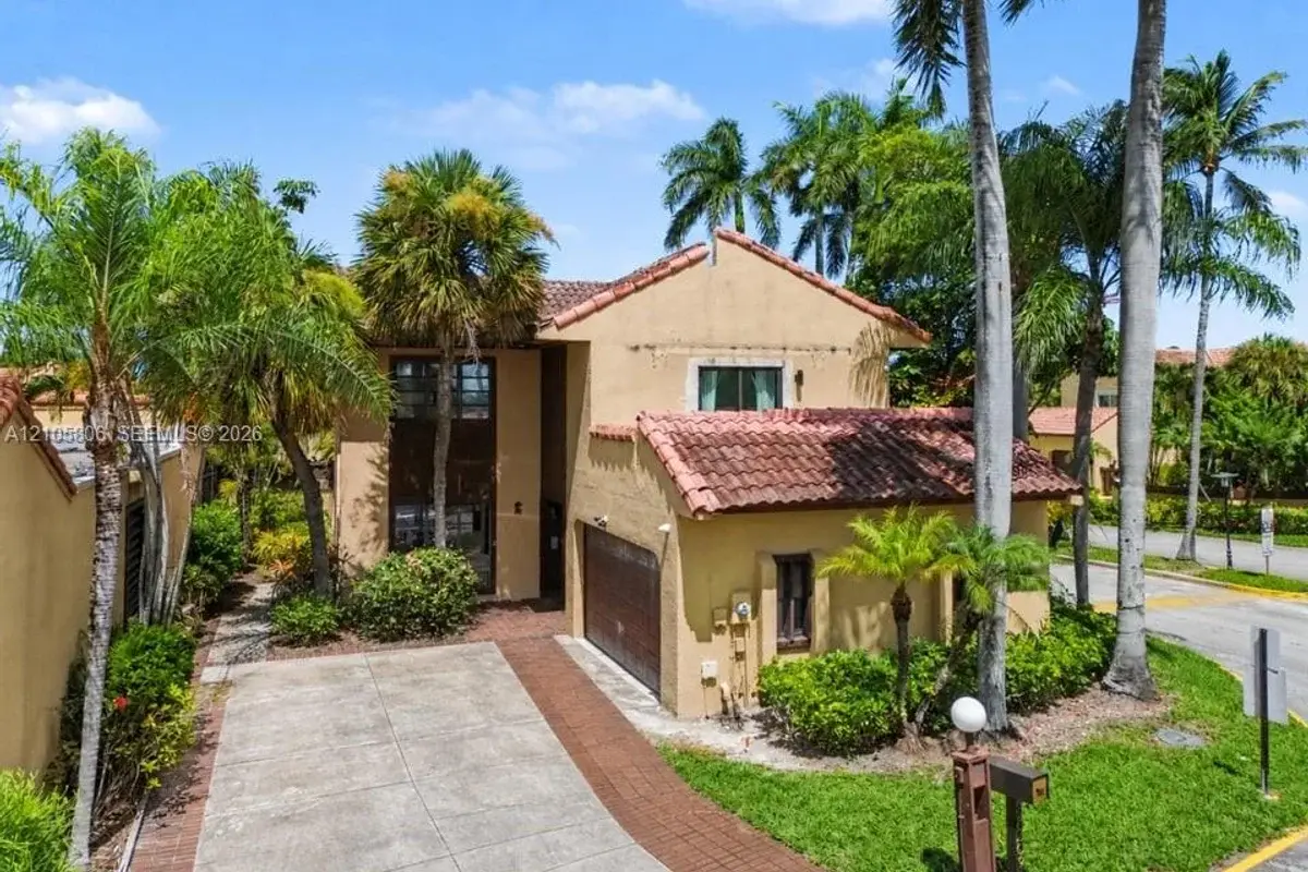 20409 NE 10th Ct Rd, Miami: photo 1 of 24