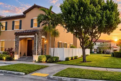 9575 SW 171st Path, Miami: photo 1 of 13