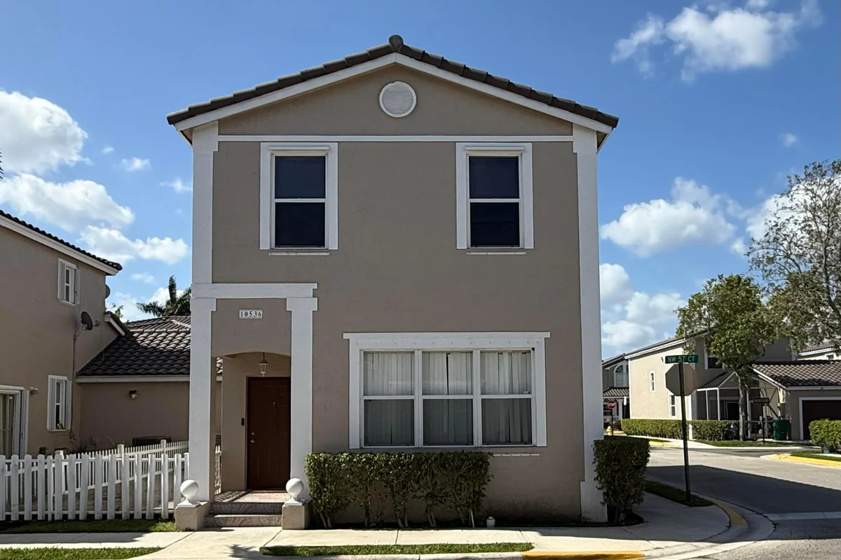 10536 NW 57th Ct, Coral Springs: photo 1 of 14