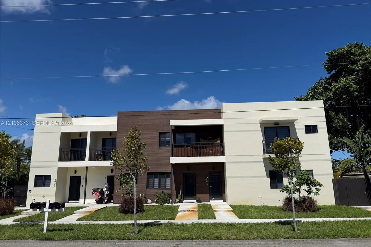 5927 Buchanan St, Hollywood: photo 1 of 1