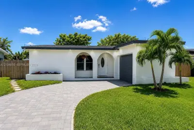 9162 NW 26th Pl, Sunrise: photo 1 of 12