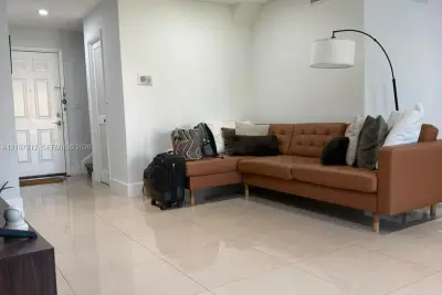 17911 NW 68th Ave #M208, Hialeah: photo 1 of 17
