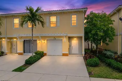 1128 NW 40th Ter, Lauderhill: photo 1 of 28