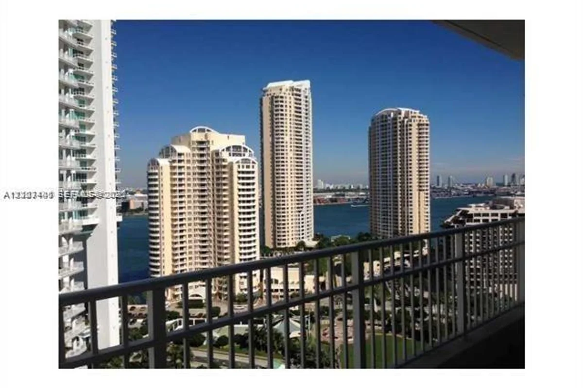 701 Brickell Key Blvd #2404, Miami: photo 1 of 7