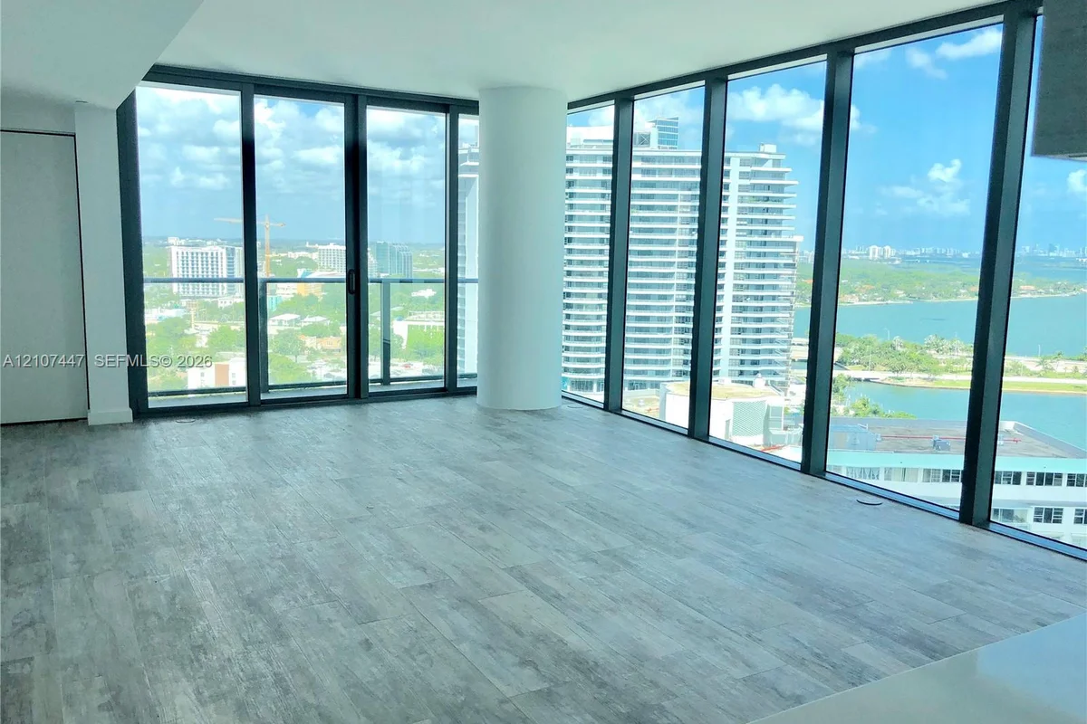 650 NE 32 #2008, Miami: photo 1 of 12