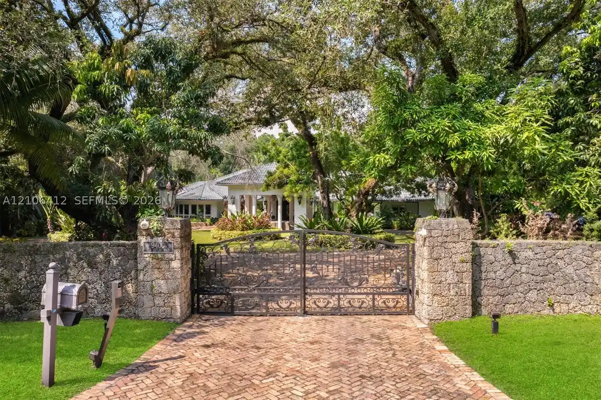 9400 Old Cutler Rd, Coral Gables: photo 1 of 21