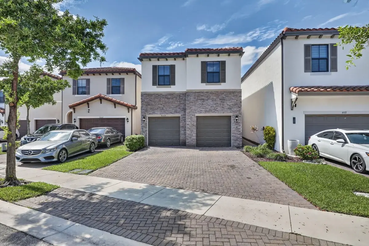 4009 Sequoia Pl, Riviera Beach: photo 1 of 25