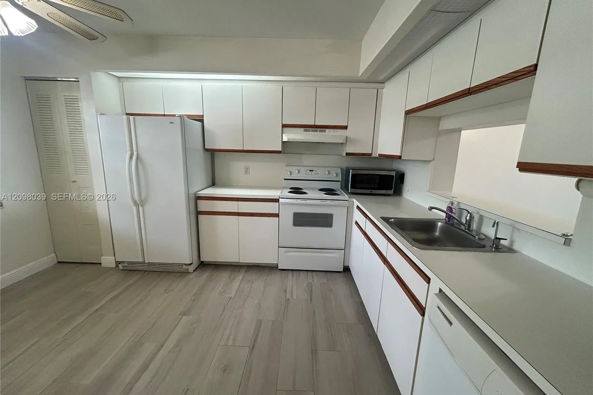 901 SW 128th Ter #105A, Pembroke Pines: photo 1 of 27