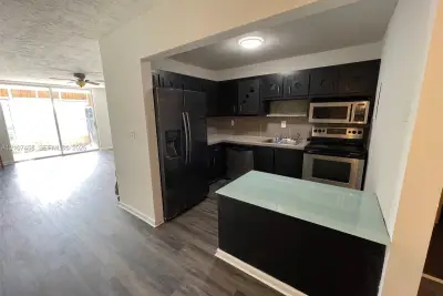 7300 NW 17th St #421, Plantation: photo 1 of 29
