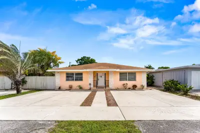 808 S Broadway #1, Lantana: photo 1 of 20