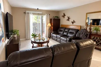10740 N Kendall Dr #L9, Miami: photo 1 of 22