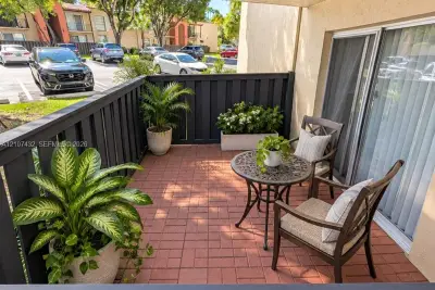 10740 N Kendall Dr #L9, Miami: photo 1 of 22