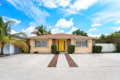 804 S Broadway, Lantana: photo 1 of 25