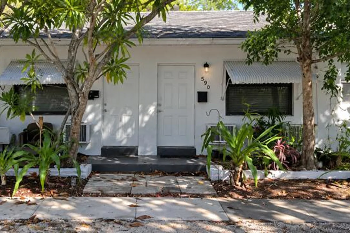 1500 NE 15th Ave, Fort Lauderdale: photo 1 of 12
