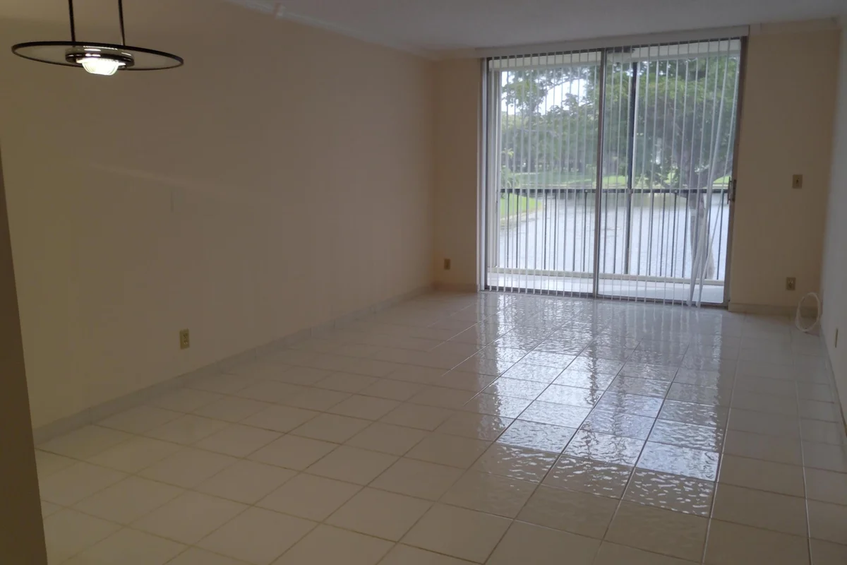7960 NW 50th St #204, Lauderhill: photo 1 of 12