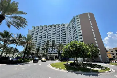 2899 Collins Ave #1538, Miami Beach: photo 1 of 20