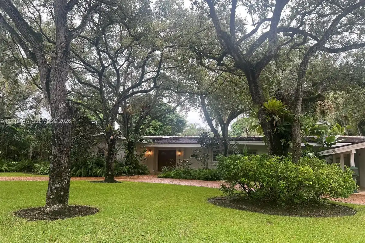 8201 Cheryl Ln, Miami: photo 1 of 2