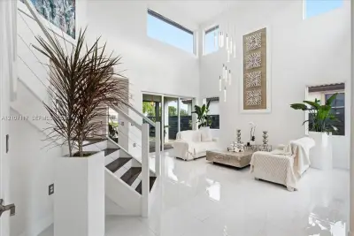 7863 NW 111th Ct, Doral: photo 1 of 78