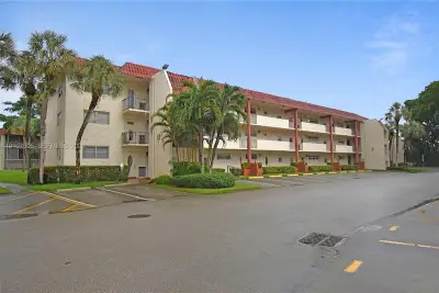 830 S Hollybrook Dr #207, Pembroke Pines: photo 1 of 13