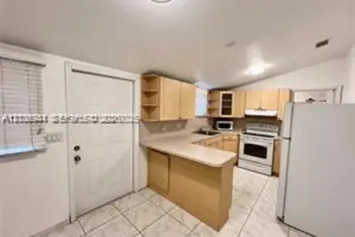 1674 NE 174th St, North Miami Beach: photo 1 of 12