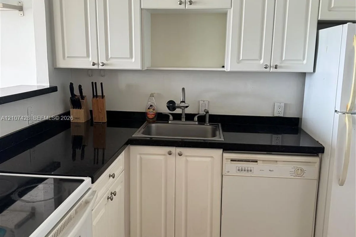 3475 N Country Club Dr #704, Aventura: photo 1 of 24