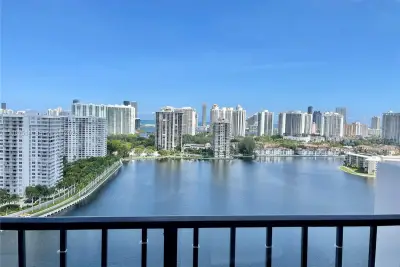 2750 NE 183rd St #2310, Aventura: photo 1 of 37
