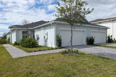 1657 Whistlegrass Ln, Loxahatchee: photo 1 of 32