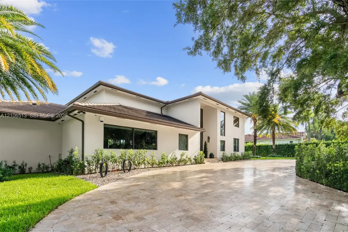 5720 SW 128th St, Pinecrest: photo 1 of 24